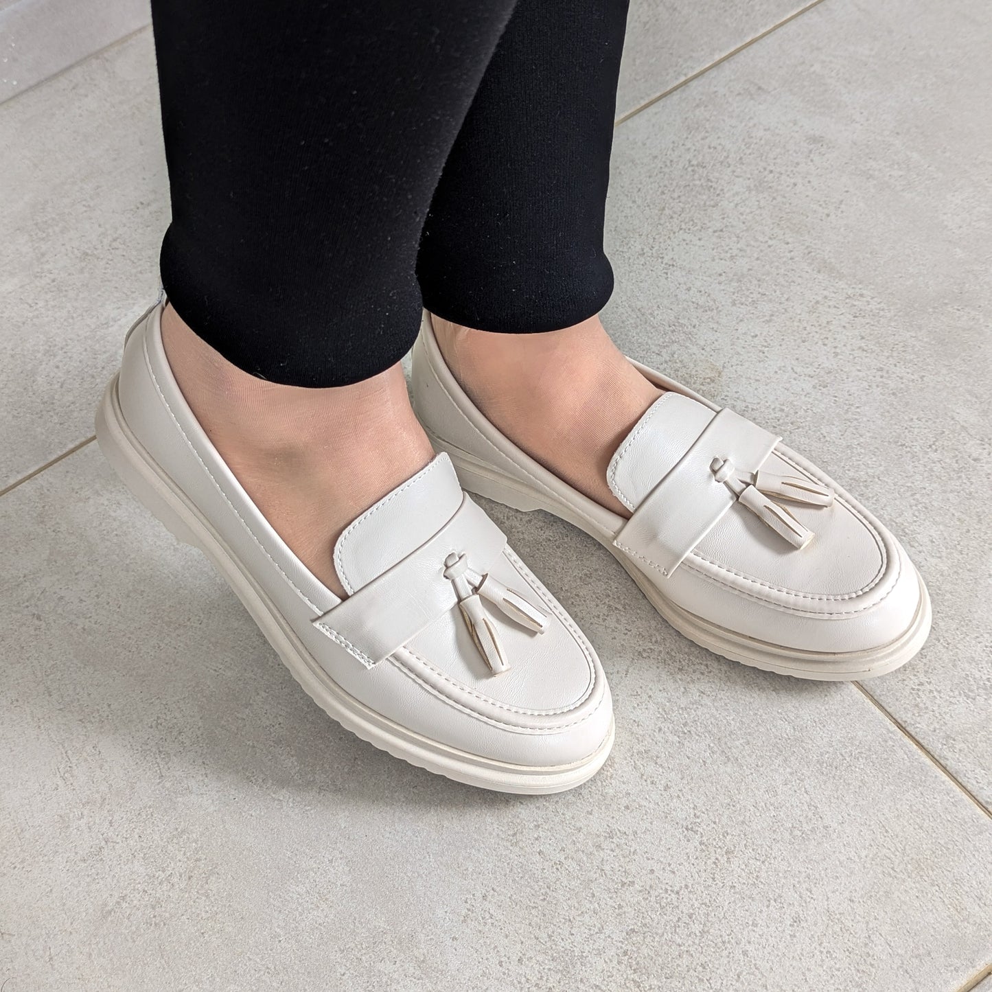 Moccassin New - Blanc Cassé Avec Pendentif